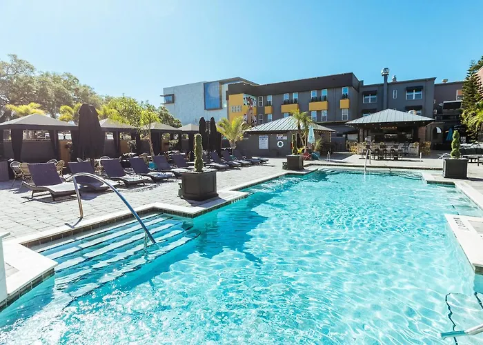 Hollander Hotel - Downtown St. Petersburg